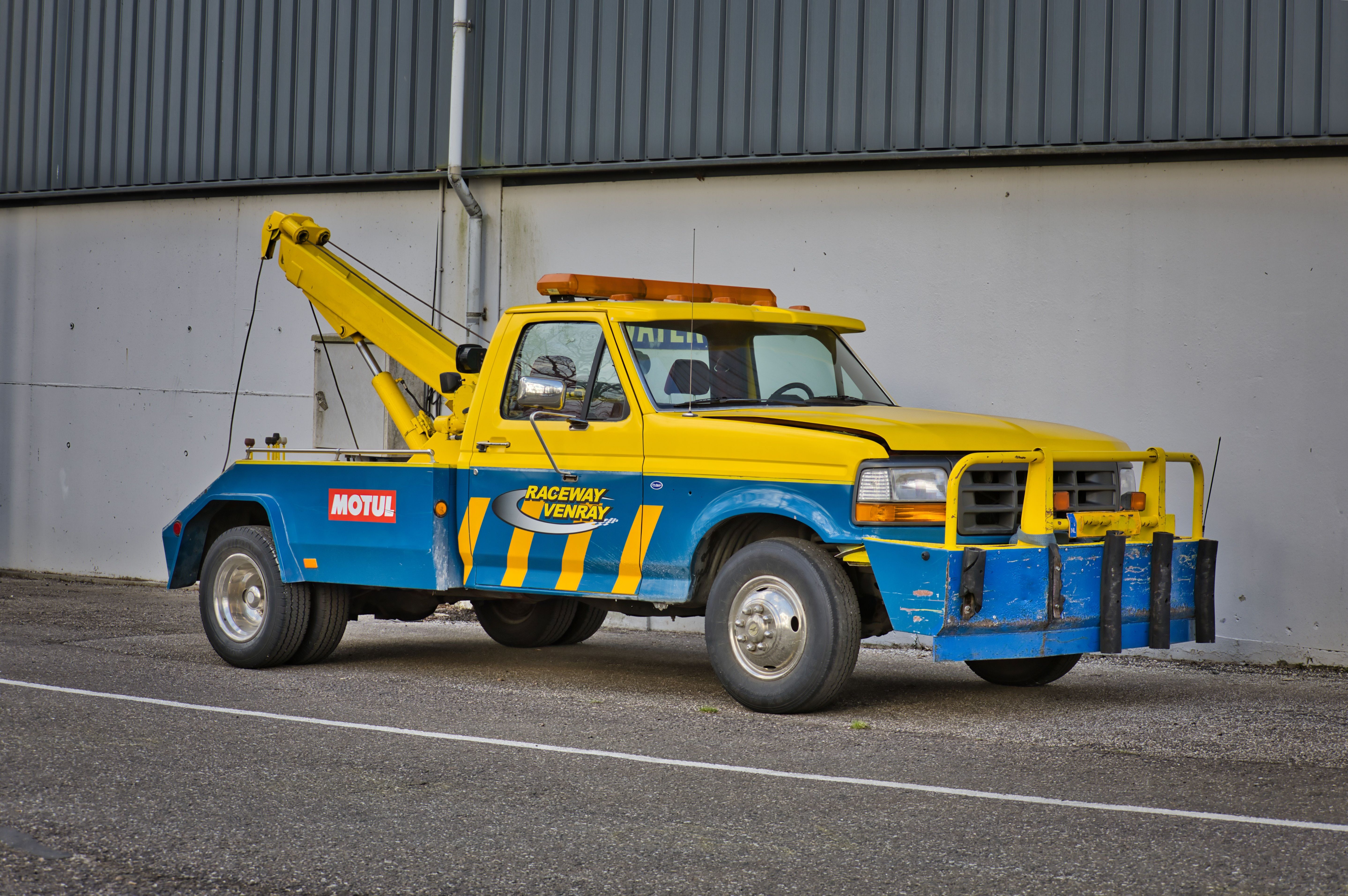 24/7 emergency roadside service